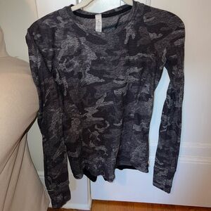 Camo Lululemon workout shirt